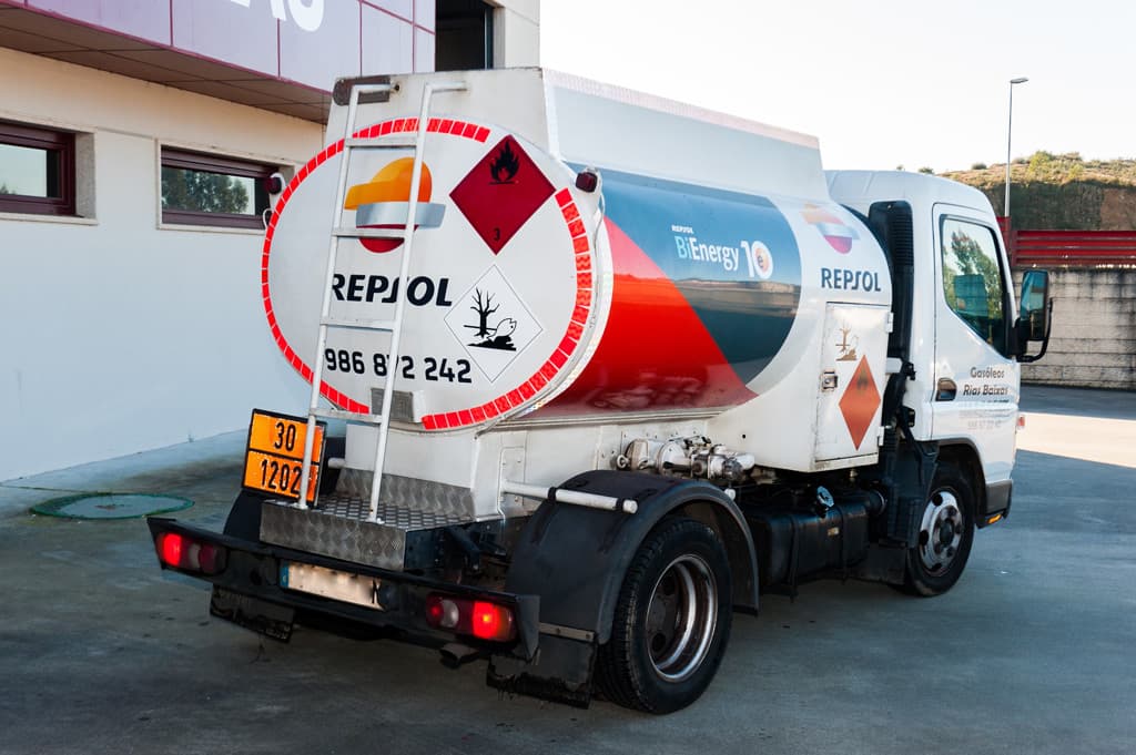 Somos distribuidor oficial de Repsol; garantía de calidad
